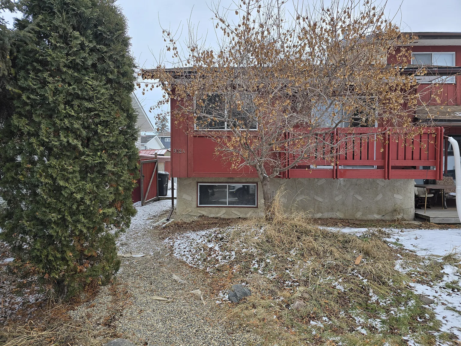 912 9 Street unit A — Photo 2