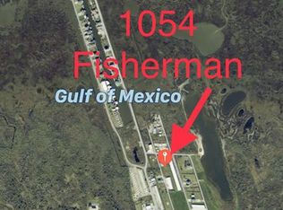 1054 Fisherman Dr N, Crystal Beach, TX 77650