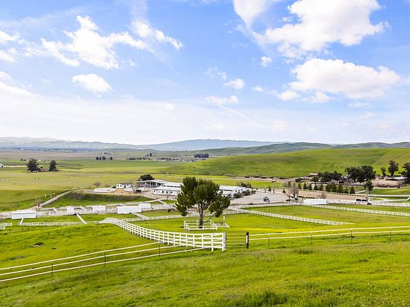 3rd image of 6033 Dagnino Rd