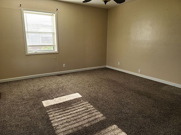 2nd image of 311 E Murray Ln