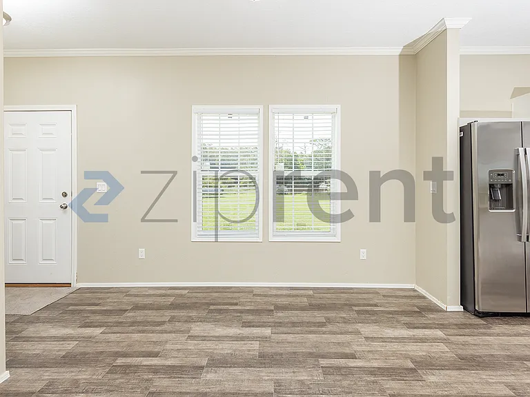 8055 Hoboh Ln — Photo 6