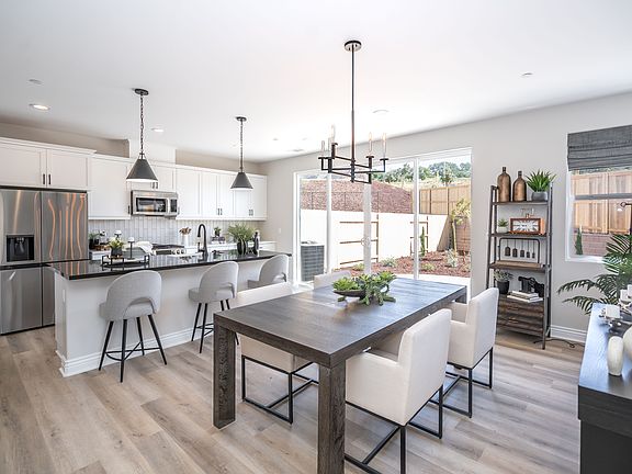 Model Home Pictures. Actual home may vary.