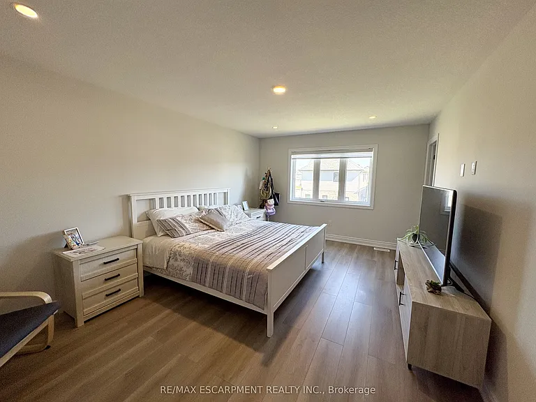 4 Harmony Way — Photo 8