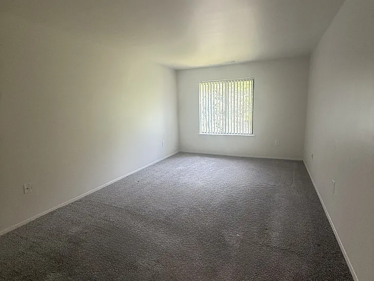 Franklin River Apartments — Photo 68