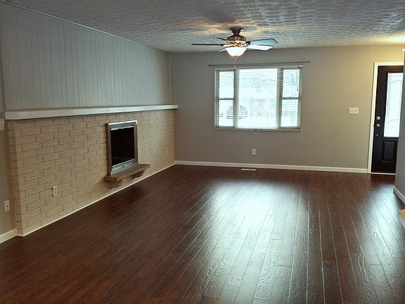 2nd image of 528 Carthage Dr