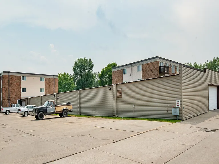 Forest Park Apartments — Photo 30
