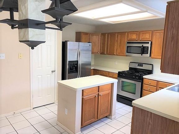 4th image of 1209 Woodchase Dr