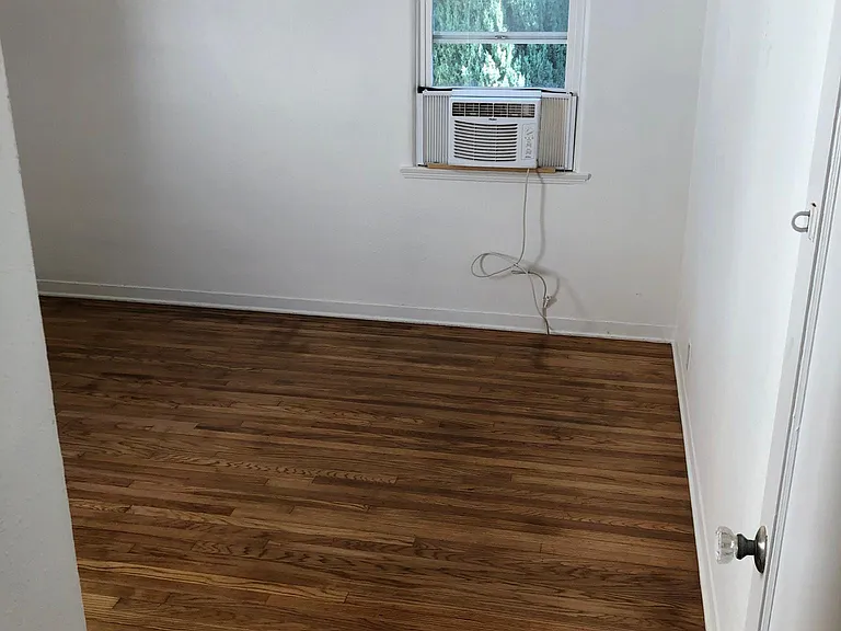 2515 Thurman Ave — Photo 7