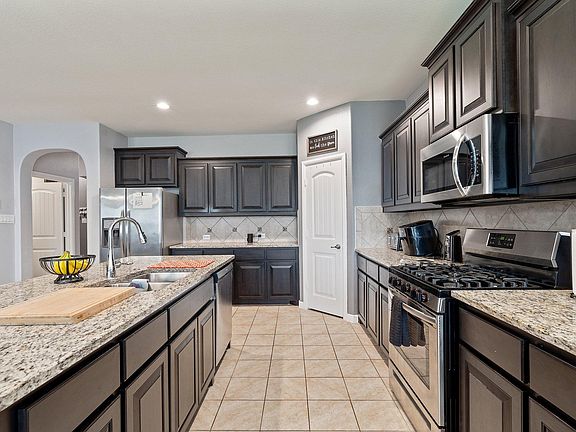 5th image of 9124 Golden Hollow Ln