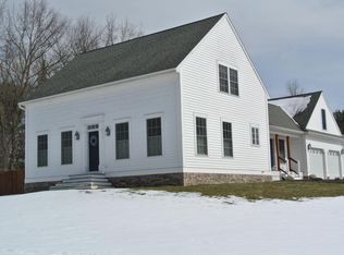 2 Thistlewood Dr, Queensbury, NY 12804