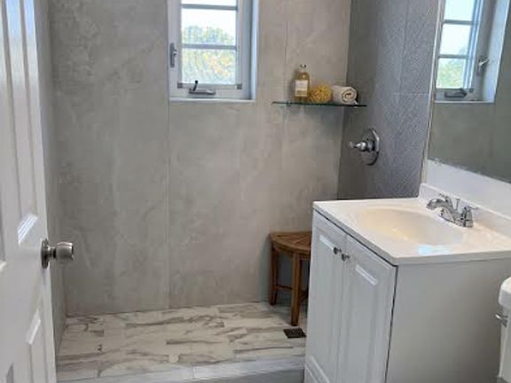 5th image of 3631 Thomas Ave #4