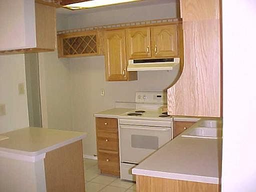 4th image of 2715 LAKE MEADOW