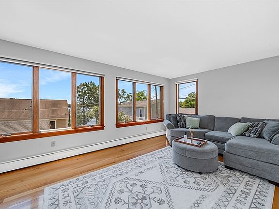 4th image of 11 Beech Ln
