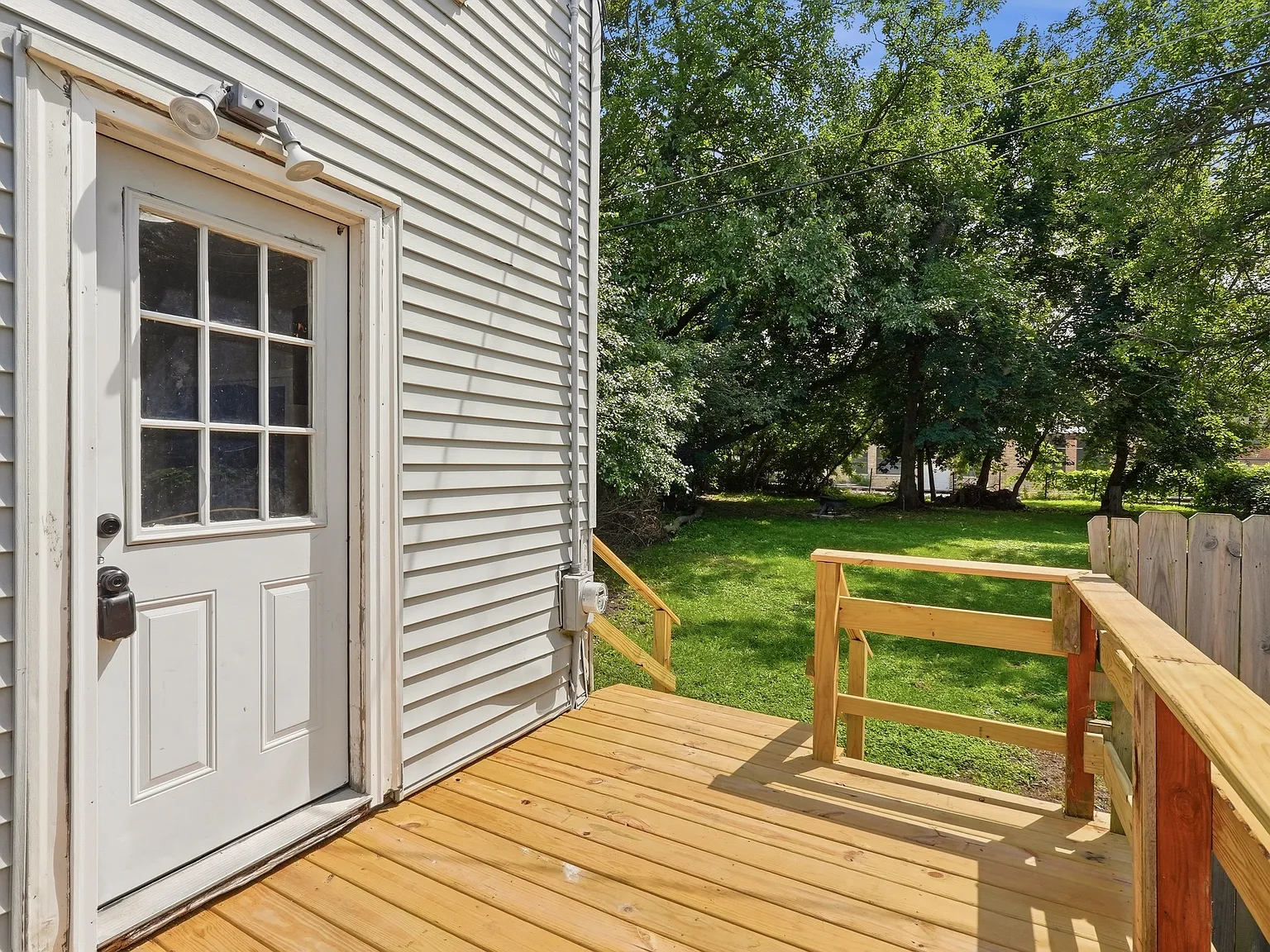 2 bed, 850 sqft, $1,750 — Photo 2