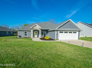 914 Cochise Dr, Holts Summit, MO