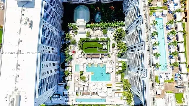 2399 Collins Avenue — Photo 3