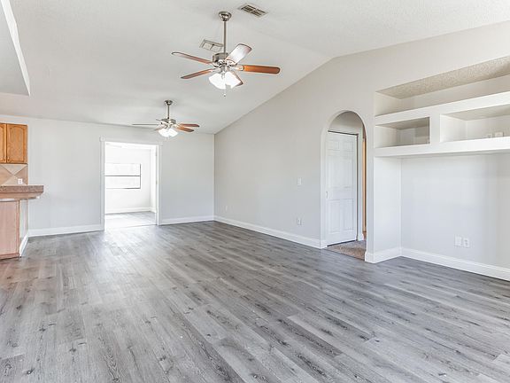 2nd image of 7 Fordham Ln