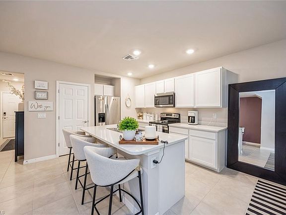 5th image of 15401 Wildflower CIR
