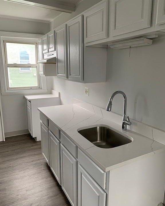 1st image of 139 Park St #3