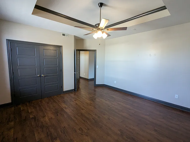 126 W A St #1B — Photo 17
