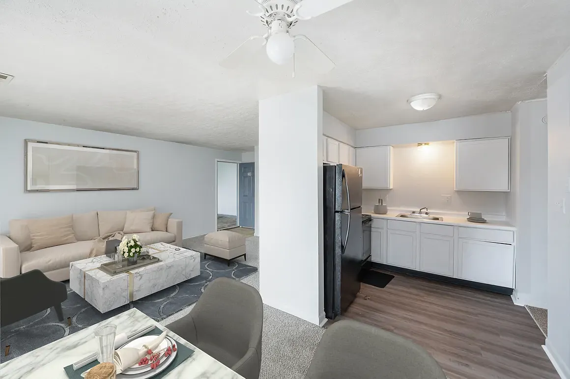 Marten Court — Photo 1