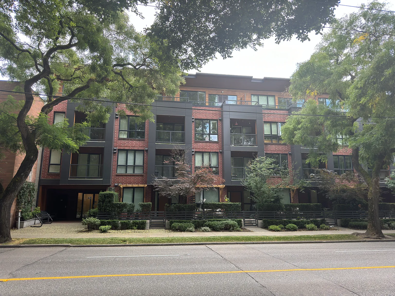2 bed, 927 sqft, $3,800 — Photo 1