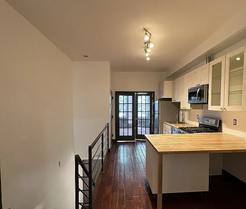 279 Troutman St #1L