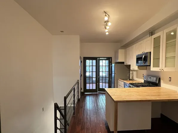279 Troutman St APT 1L, Brooklyn, NY 11237