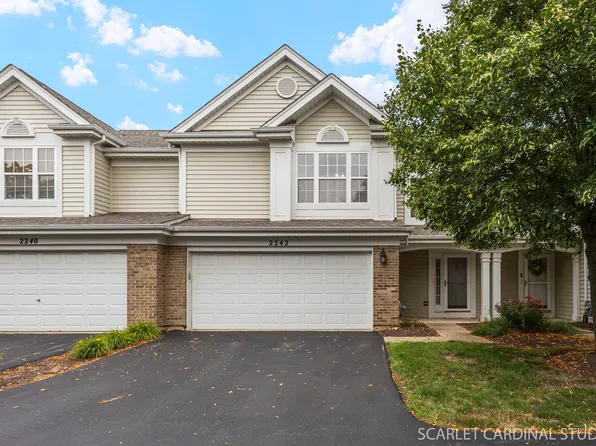 2242 Foxmoor Ln, Aurora, IL 60502
