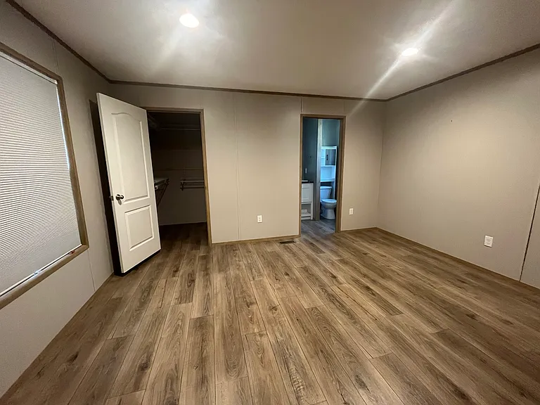 83 Southwick Dr — Photo 7