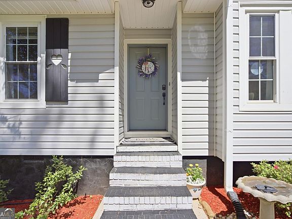 4th image of 90 Chimney Rise Ct