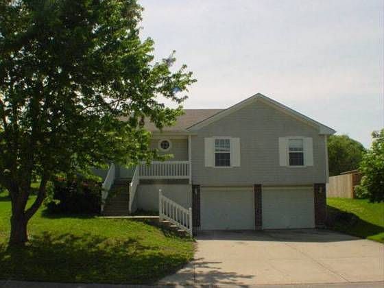 1st image of 713 SW Lakeview Dr