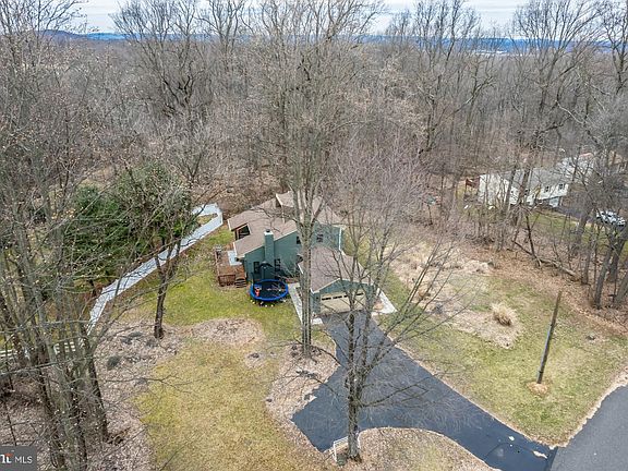 3rd image of 27 Maria Ln