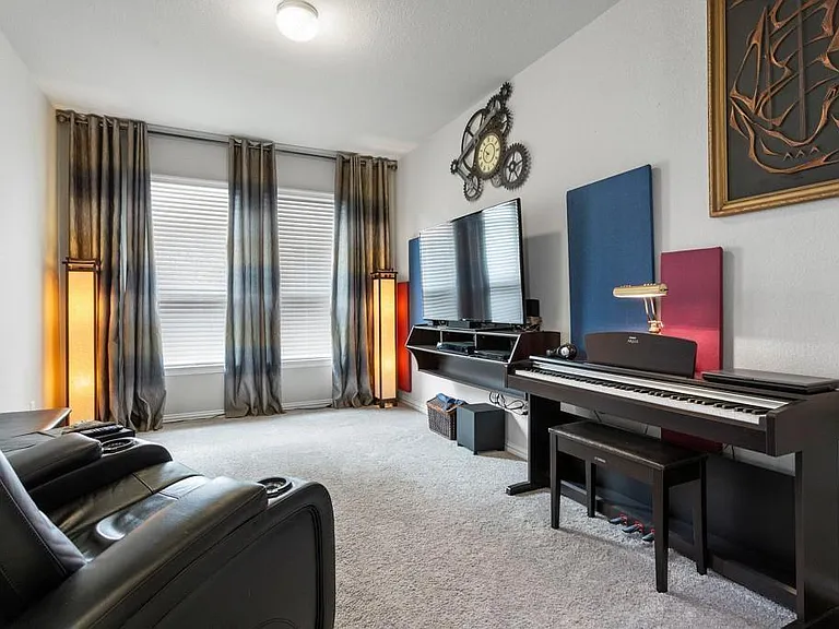8045 Arezzo Dr — Photo 20