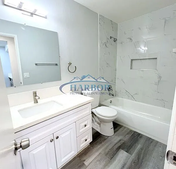 2315 S Grand Ave #12 — Photo 8