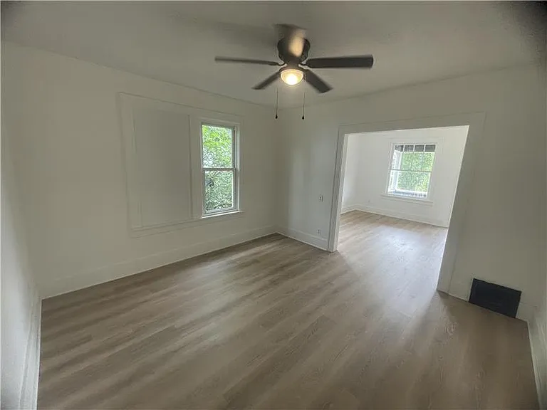 1439 Maryland Ave — Photo 8