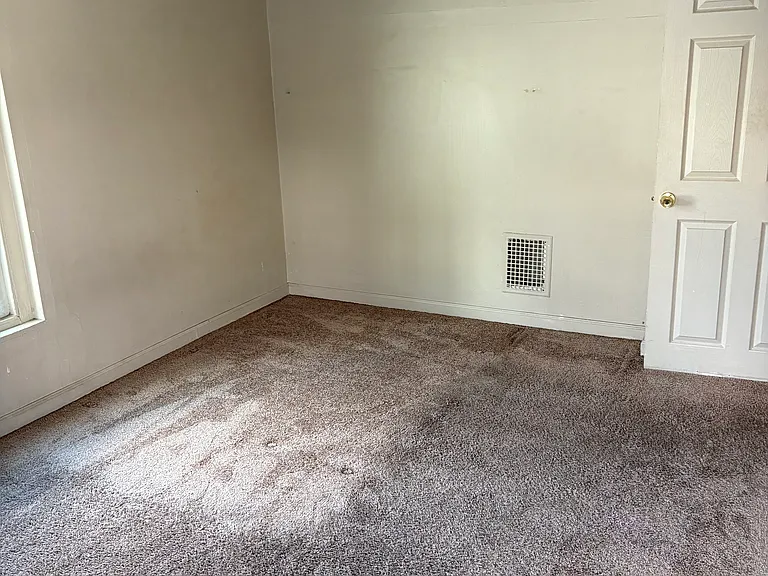 1214 W Hickory St — Photo 9