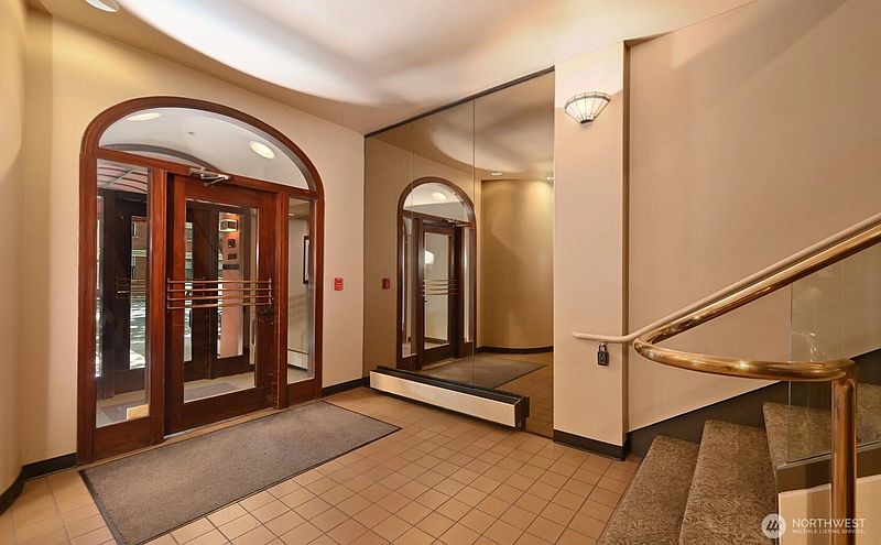 5th image of 2700 4th Avenue #503