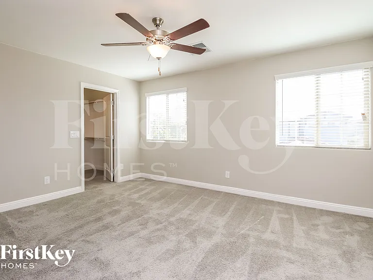 305 N Sunrise — Photo 7