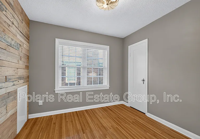 5428 E 10th St — Photo 21