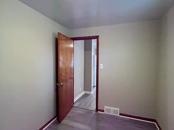 407 Beech Aly, Baden, PA 15005