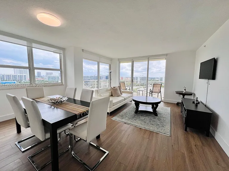 19501 W Country Club Dr #1408 — Photo 9