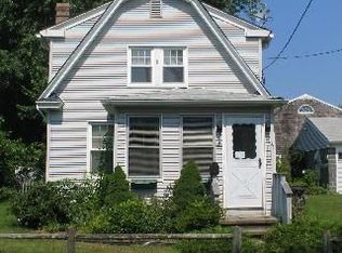 25 Monroe Ave, Riverside, RI 02915