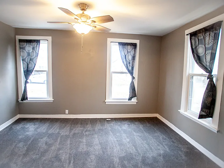 301 W Madison Ave — Photo 17
