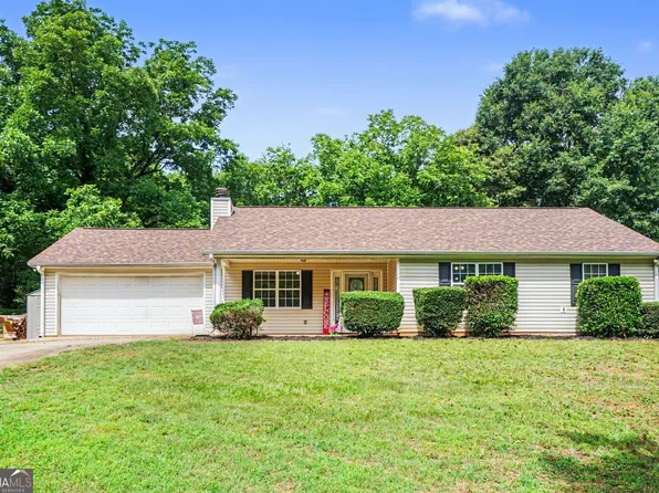 266 Freeman Dr, Maysville, GA 30558