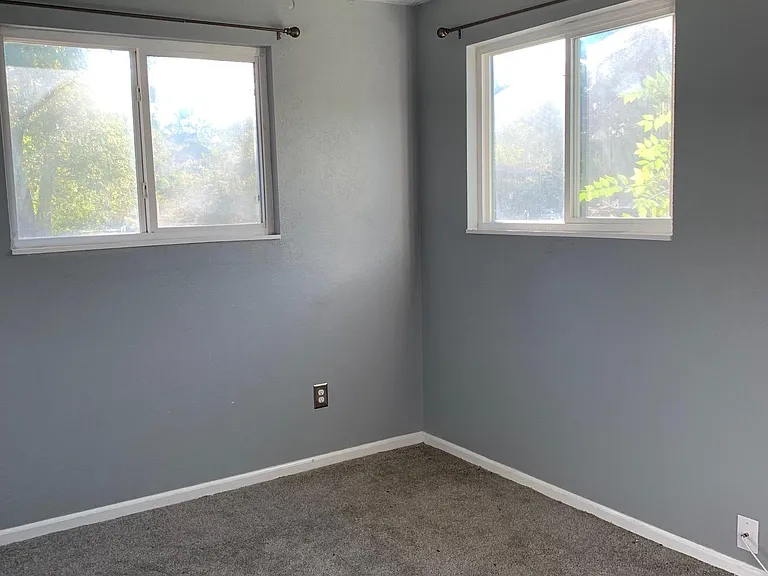 6233 S Sterne Pkwy — Photo 11
