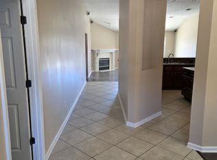 5528 London Lake Dr, Jacksonville, FL 32258