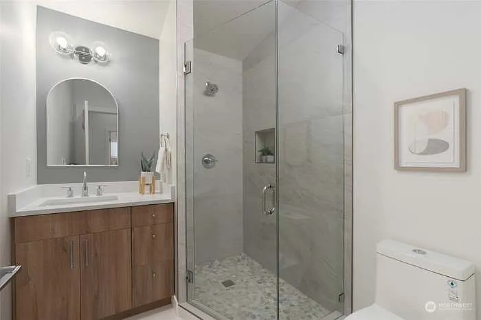 825 NE 105th St #B — Photo 9