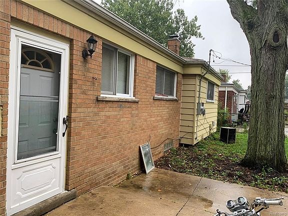 4th image of 6783 Amboy St