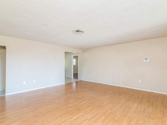 4th image of 228 E 45th St